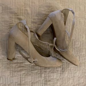 Impo size 9.5W taupe suede thick heel shoe with ankle ties